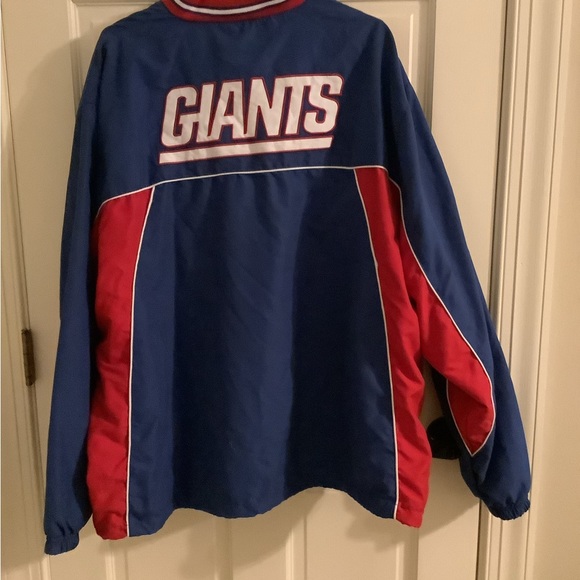 NY GIANTS V-NECK PULL OVER JACKET. NYLON LINED, ZIP SIDE, CINCH PULL. - Picture 3 of 5